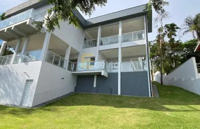 Linda casa à venda no condomínio marambaia em vinhedo