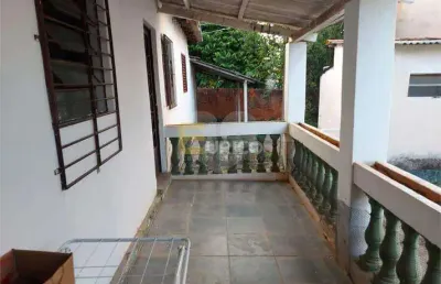 Casa com 3 quartos à venda na Rua Duque de Caxias, --, Vila Martina, Valinhos