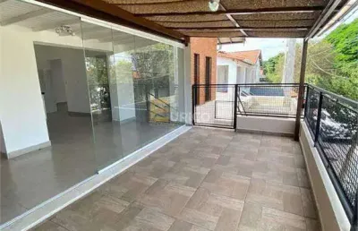 Sobrado à venda em vinhedo de 226 m², centro, com 3 suítes