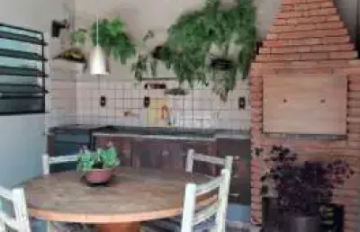 Casa com 3 quartos para alugar na Rua Treviso, --, Jardim Cristina, Jundiaí