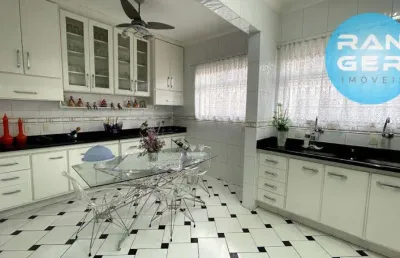 Casa com 3 quartos à venda na Rua Carlos Gomes, 256, Marapé, Santos