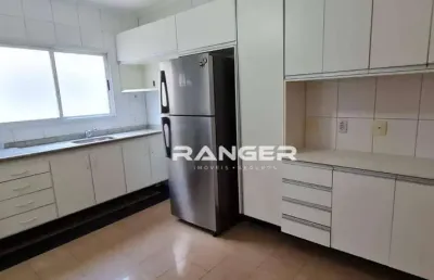 Apartamento de 155m² ua uma quadra da praia no canal 4  santos
