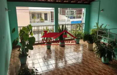 Sobrado arejado, com 3 andares, no bela vista osasco.