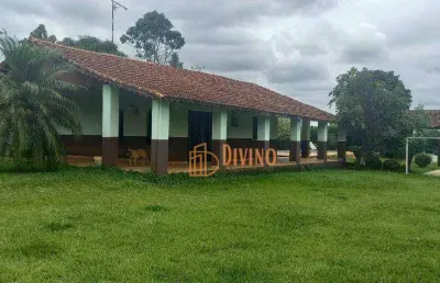 Espaçosa chácara à venda no bairro ipanema das pedras