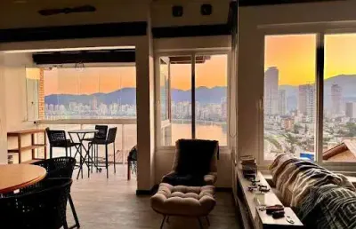 Casa com 3 dormitórios à venda, 220 m² por r$ 2.500.000,00 - canto da praia - itapema/sc