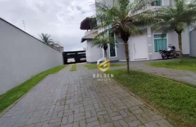 Sobrado com 3 dormitórios para alugar, 220 m² por r$ 8.125,00/mês - mata atlântica - tijucas/sc