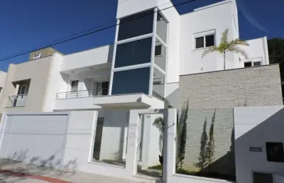 Sobrado alto padrão em balneário camboriú localizado na praia dos amores