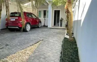 Casa com 2 quartos à venda no Centro, Camboriú 