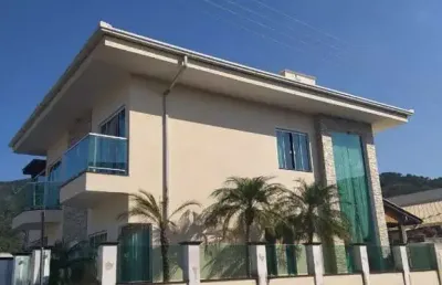 Linda casa alto padrão em balneário camboriú no bairro nova esperança