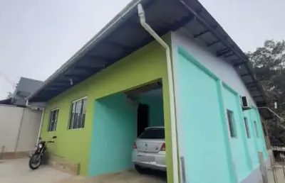 Casa em camboriú no bairro tabuleiro com 04 dormitórios