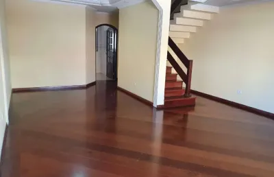 Casa com 3 quartos para alugar na Raul Brandao, R, Santa Maria, Santo André