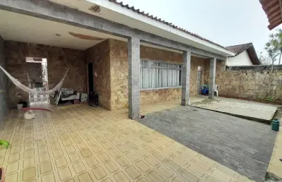 Linda casa com 3 dorm + qt wc 300m praia 5 minutos centro de itanhaém