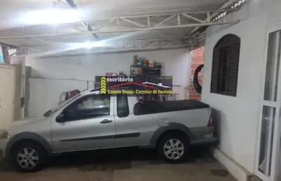Casa à venda em vinhedo sp, no bairro capela, com 200m² terreno, 61,21m² de área constr., 2 dorms - r$ 390.000.00
