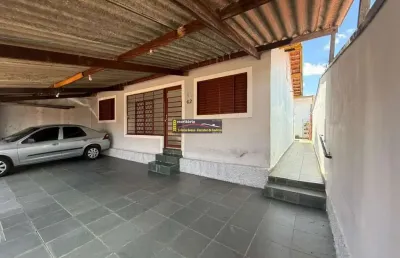 Casa venda jd novo mundo, valinhos / sp. casa da frente 3 dormitórios. casa do fundo independente, 1 dormitório, sala, cozinha. valor r$