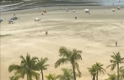 3 dormitórios, completo, bem reformado, 140 m2. pé na areia