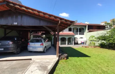 Casa com 3 quartos à venda na Rua Rocha Pombo, 1566, Iririú, Joinville