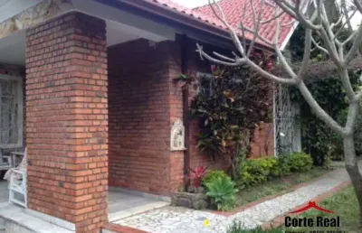Casa com 2 quartos à venda na rua grão pará, 466, menino deus, porto alegre por r$ 1.250.000
