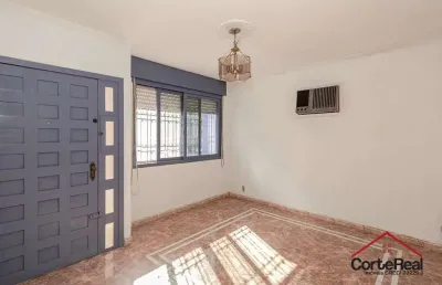 Casa com 3 quartos à venda na avenida professor paula soares, 416, jardim itu sabará, porto alegre por r$ 637.900