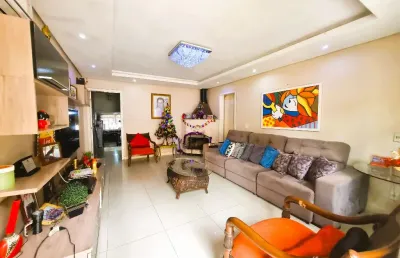 Casa térrea com 3 dormitórios, 2 vagas, centro de canoas