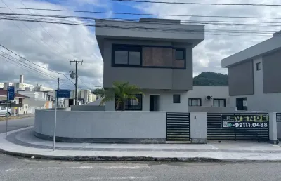Casa com 3 quartos à venda na Rua Salézio Beltrame, 1, Bela Vista, Palhoça