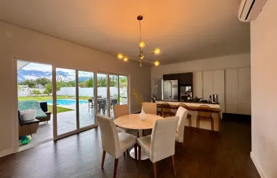 Casa em condomínio fechado em santo amaro da imperatriz