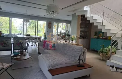 Aluga-se casa mobiliada de 5 quartos - 320m² - no bairro urbanova