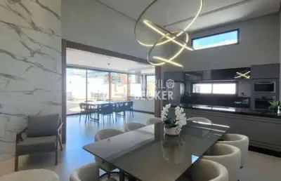 Casa à venda em condomínio com 4 suítes no bairro urbanova