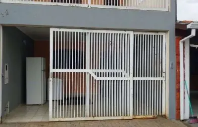 Quer morar em um sobrado de alto padrão, com acabamento de primeira e uma localização privilegiada?