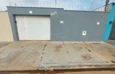 Casa com 2 quartos para alugar na avenida jesuíno ferreira lopes, 1038, jardim residencial silvestre, araraquara, 110 m2 por r$ 1.200