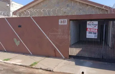 Casa com 3 quartos para alugar em nova vila cerqueira, américo brasiliense , 188 m2 por r$ 1.600