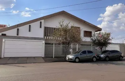 Casa comercial com 2 salas para alugar na avenida doutor agostinho tucci, 1210, vila harmonia, araraquara, 261 m2 por r$ 6.500