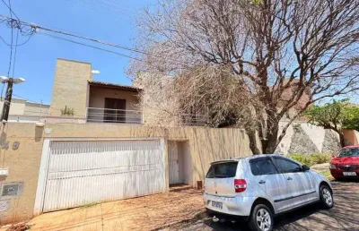 Casa com 3 quartos à venda na avenida irmã antonia de arruda camargo, 49, jardim vale das rosas, araraquara, 268 m2 por r$ 800.000