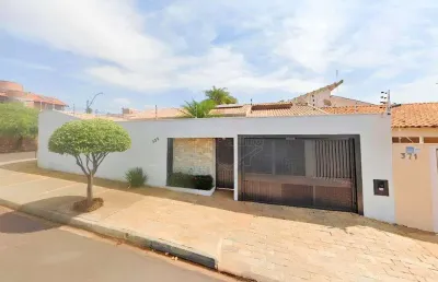 Casa com 3 quartos à venda no jardim das roseiras, araraquara , 198 m2 por r$ 700.000