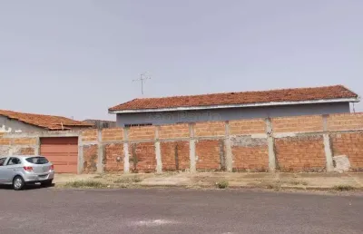 Casa com 2 quartos à venda no jardim das estações (vila xavier), araraquara , 138 m2 por r$ 220.000