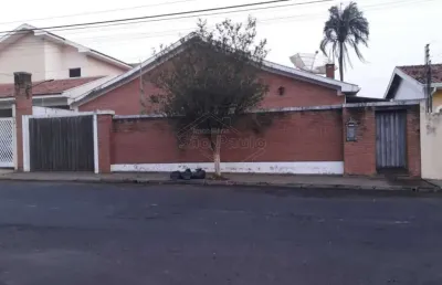 Casa com 3 quartos à venda na praça doutor joão pires de camargo, 295, jardim primavera, araraquara, 245 m2 por r$ 450.000