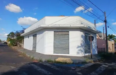 Ponto comercial, mais casa com 2 quartos na regiao central.