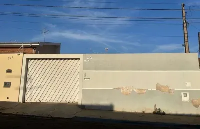 Casa com 2 quartos, planejados, ar-condicionado e espaco gourmet – jardim aranga, araraquara/sp