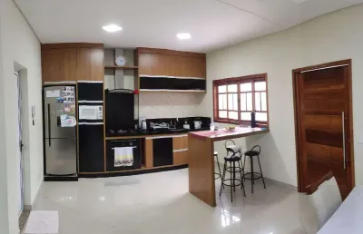 Casa com 3 quartos à venda na Rua Leon Hirszman, Loteamento Villa Branca, Jacareí
