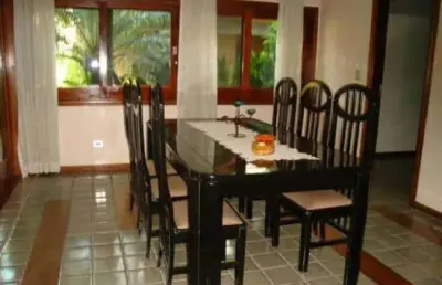 Sobrado com 4 dormitórios no colinas com 2 terrenos
