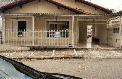 Casa à venda no bairro jardim quisisana - poços de caldas/mg