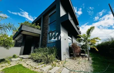 Casa com piscina e 3 quartos e suítes na pedra branca