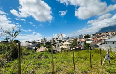 Terreno à venda na Rua Tomáz Domingos da Silveira, 1, São Sebastião, Palhoça