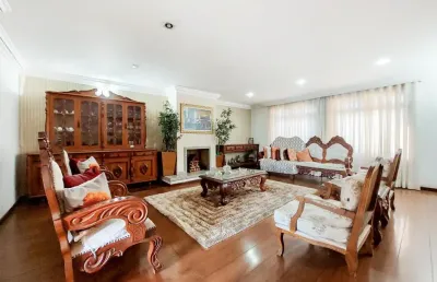 Maravilhoso sobrado com 5 quartos | 380 m² | excelente localização