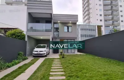 Lindo sobrado com 4 quartos no centro de itajaí próximo á igreja matriz.
