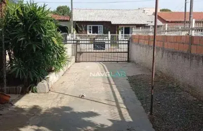 Ampla casa com sala comercial na quadra do mar – meia praia, navegantes