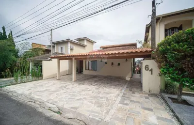 Casa a venda na granja viana de 4 quartos sendo 1 suíte, com piscina  por r$ 1.595.000,00 – residencial jardim das flores - granja viana - cotia/sp.