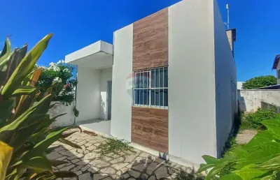 Casa em condomínio fechado a 600m do mar – 160m², 2 quartos (1 suíte), cozinha americana e lazer privativo!
