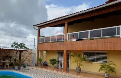 Casa ampla com vista mar na praia do amor – 4 quartos, 5 banheiros, piscina e espaço gourmet – oportunidade imperdível!