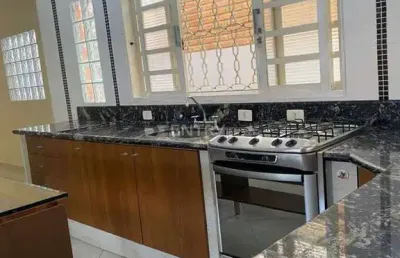 Casa térrea à venda e permuta, com área total  305m² na vila municipal no centro de jundiaí
