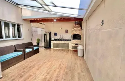 Excelente sobrado com 3 dormitórios, sala 2 ambientes, cozinha, área goumet, imóvel rico em móveis planejados, 146m2, localizado em condomínio no bairro medeiros, jundiaí-sp.  aceita permuta por apart